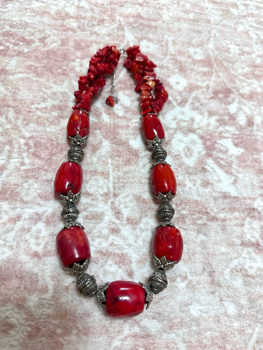 Genuine Coral 🌹 Beaded Necklace - Picture 7 of 9